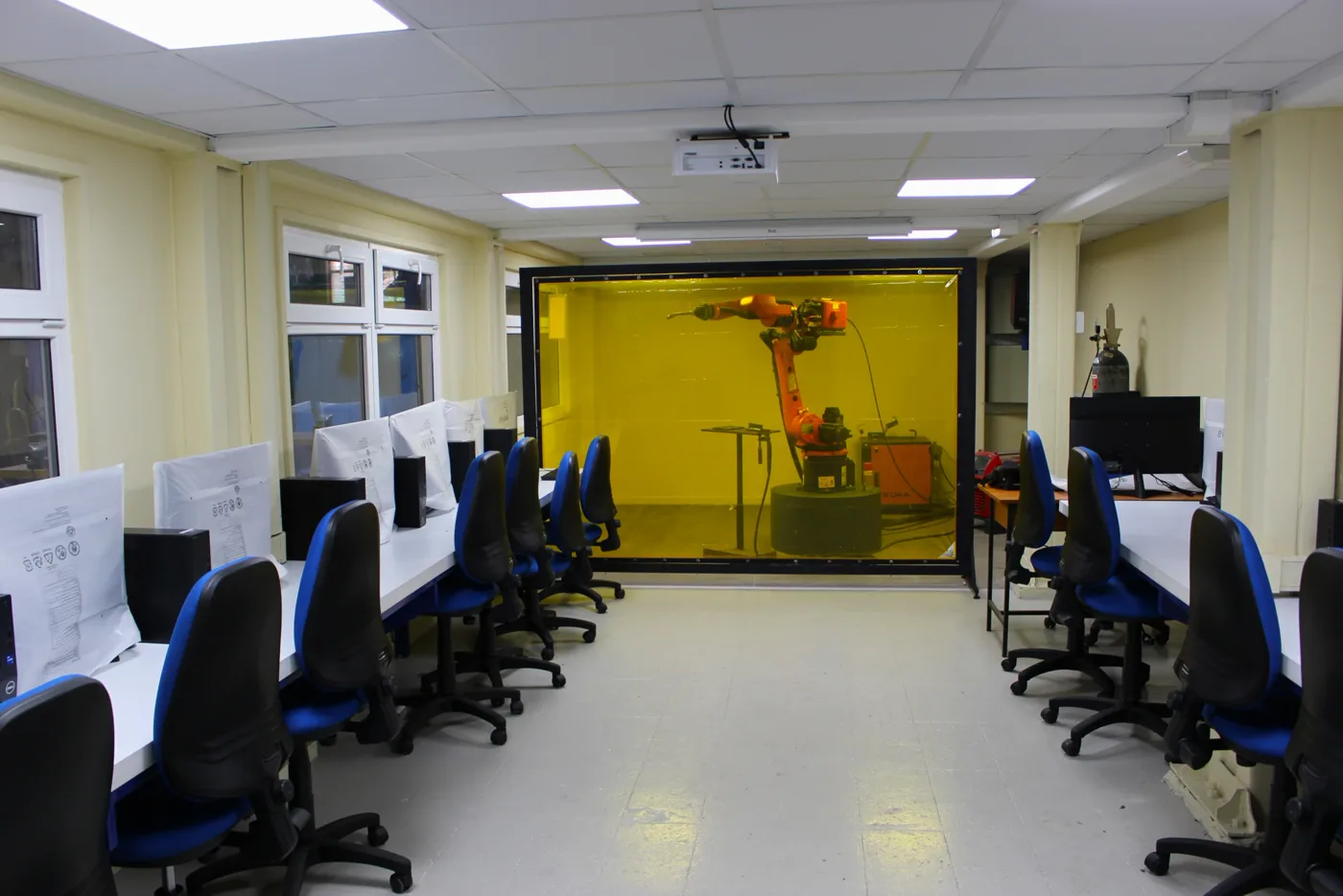 Laboratorio de soldadura robótica